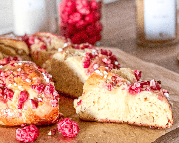 Recette de Babka aux Pralines Roses : une Douceur Traditionnelle pour Pâques