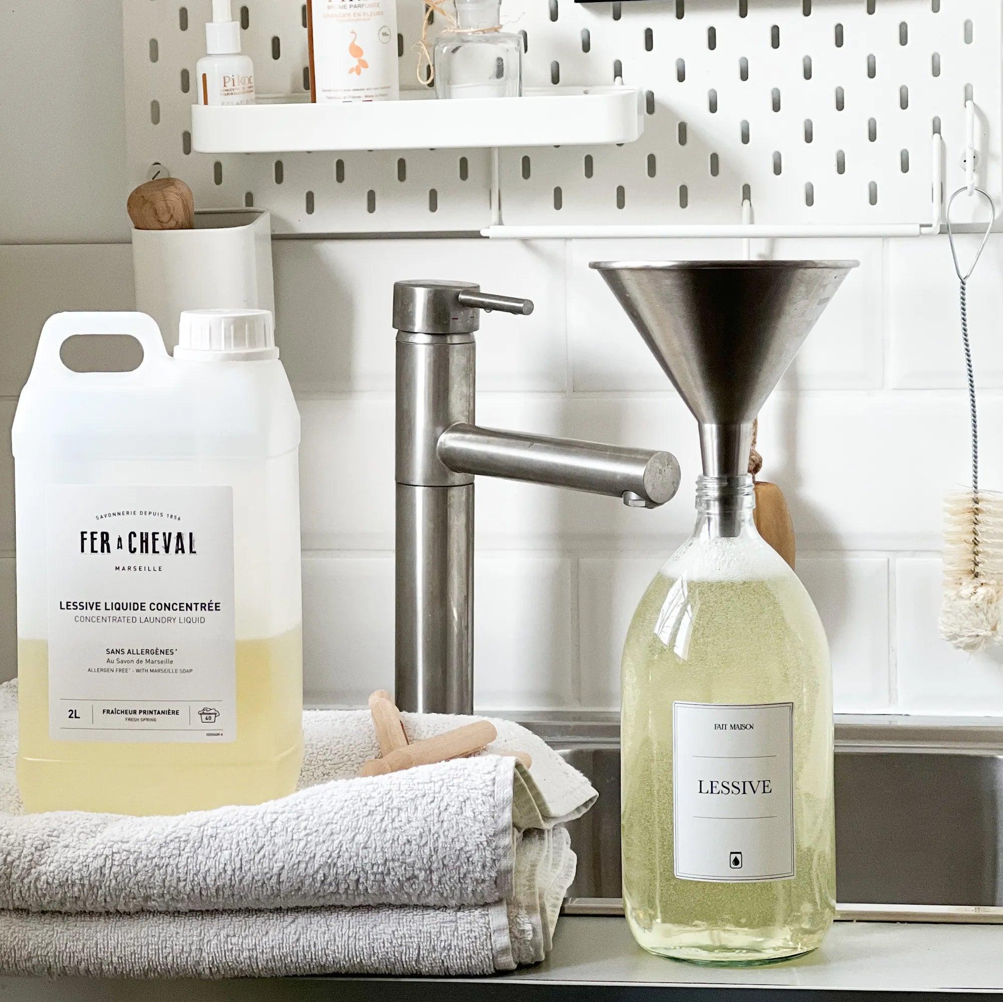 Recharge de lessive liquide au savon de marseille avec flacon en verre rechargeable